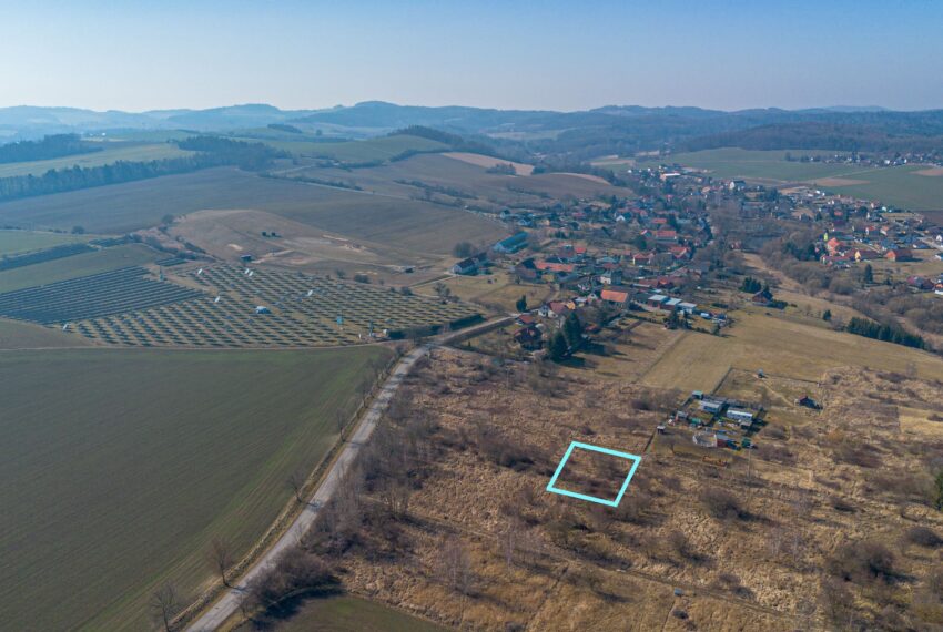 (6) Pozemek Br_ez_any u Les_an Foto 5